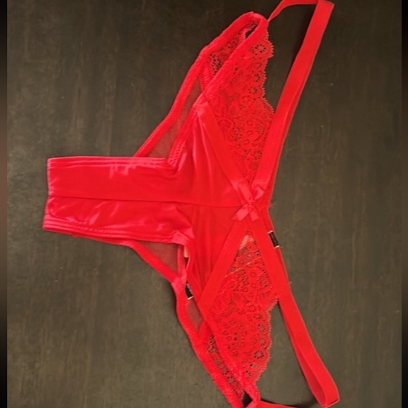 Very Sexy Red Lace Cheeky Panty Victoria Secret XS NWT Limited Edition - Picture 9 of 11